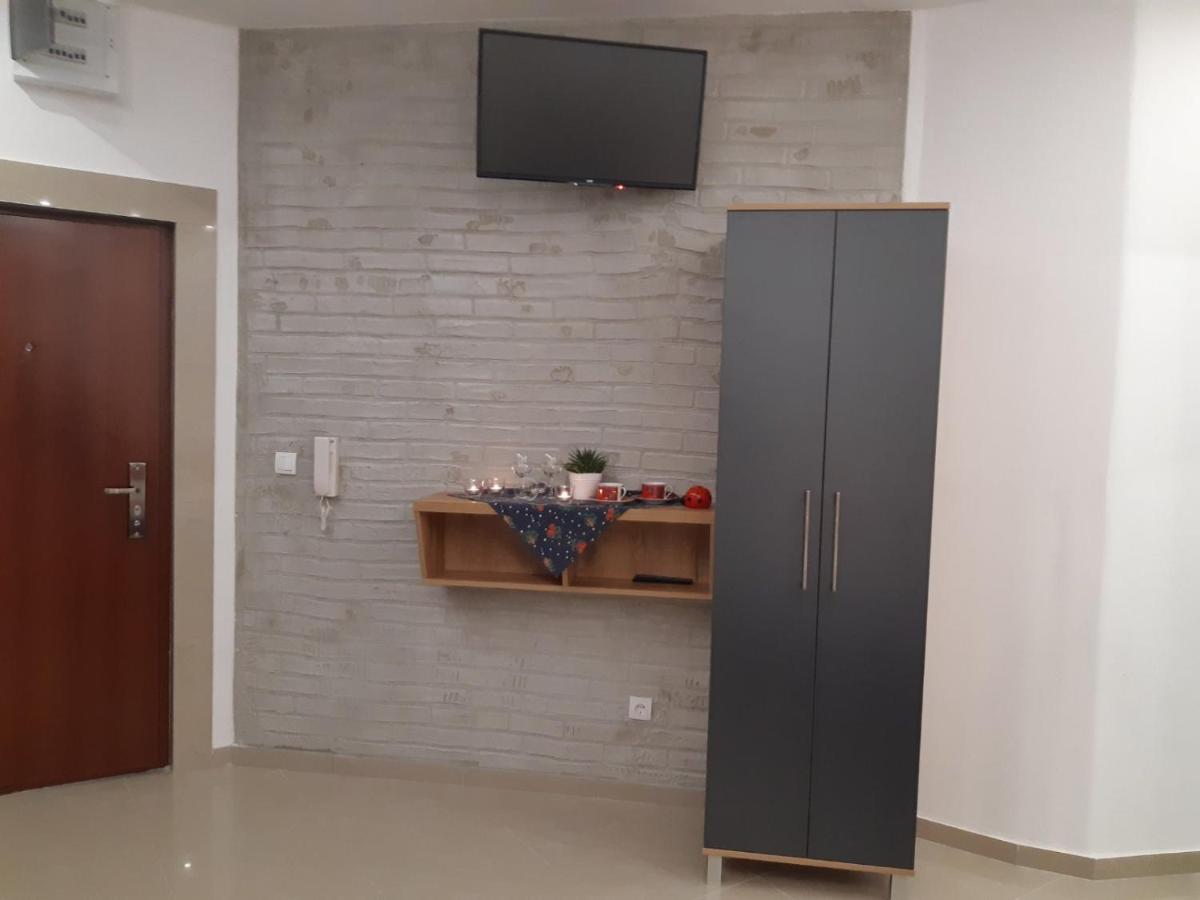 Villa Anela Novi Sad Luaran gambar